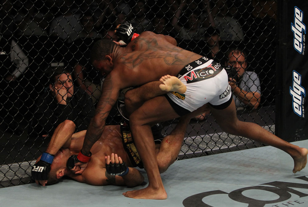 UFC                          01_johnson_vs_faaloloto_006
