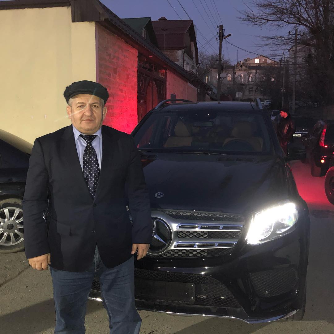 Кадырову подарили