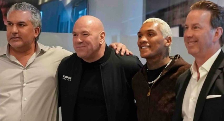 Дэйна Уайт и Конор Бенн Дэйна Уайт и Конор Бенн